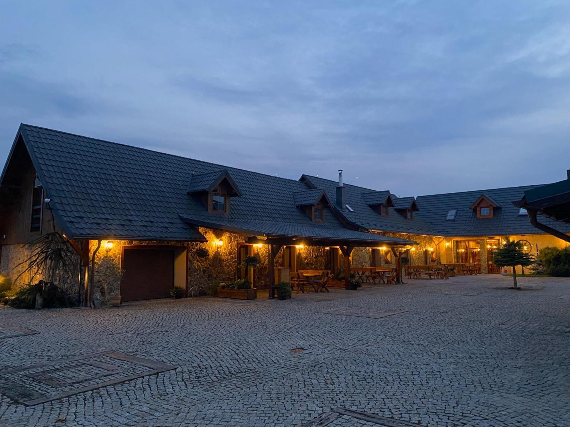 Kamien I Sowa Aparthotel Lipinki Luzyckie ภายนอก รูปภาพ